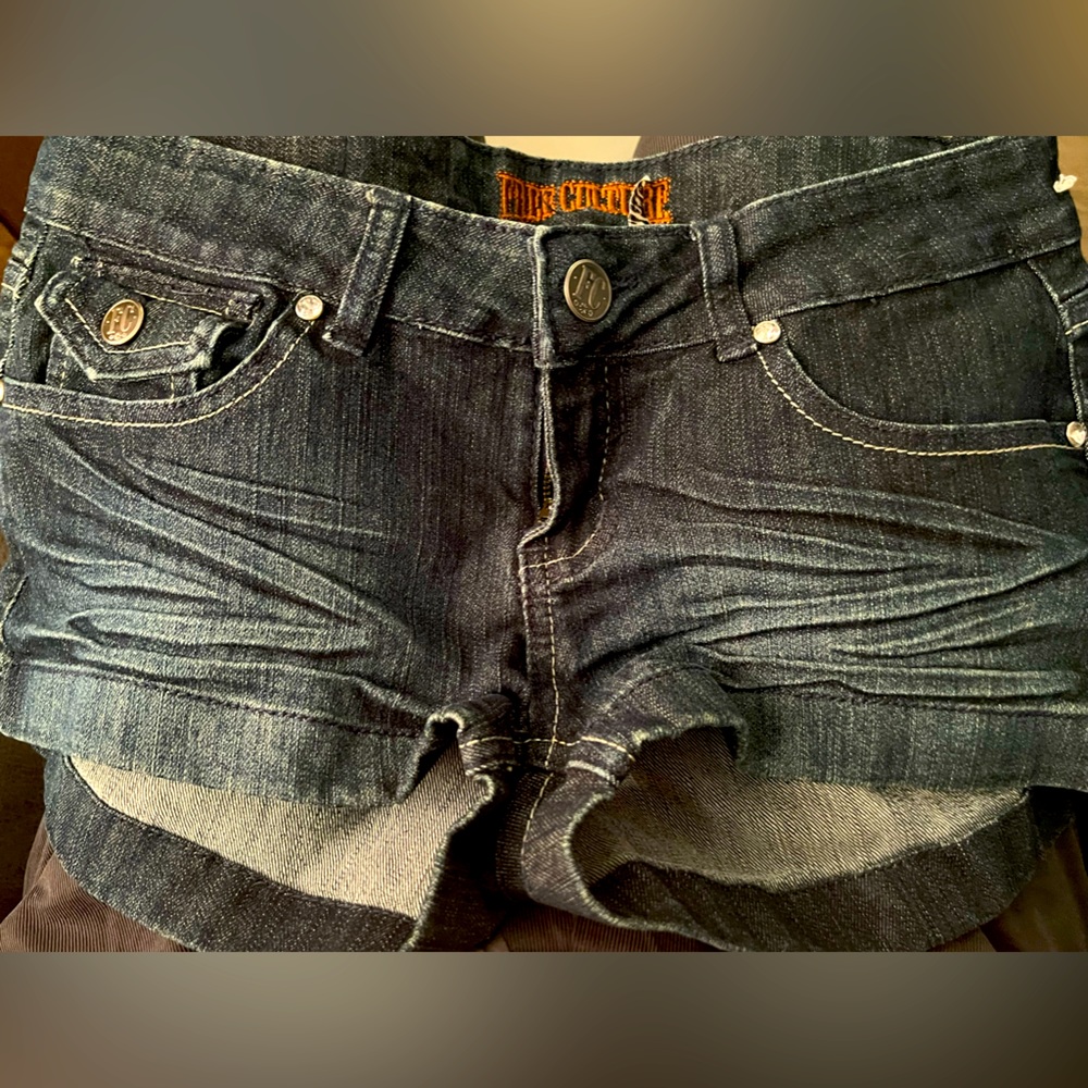 Free Culture Jean shorts